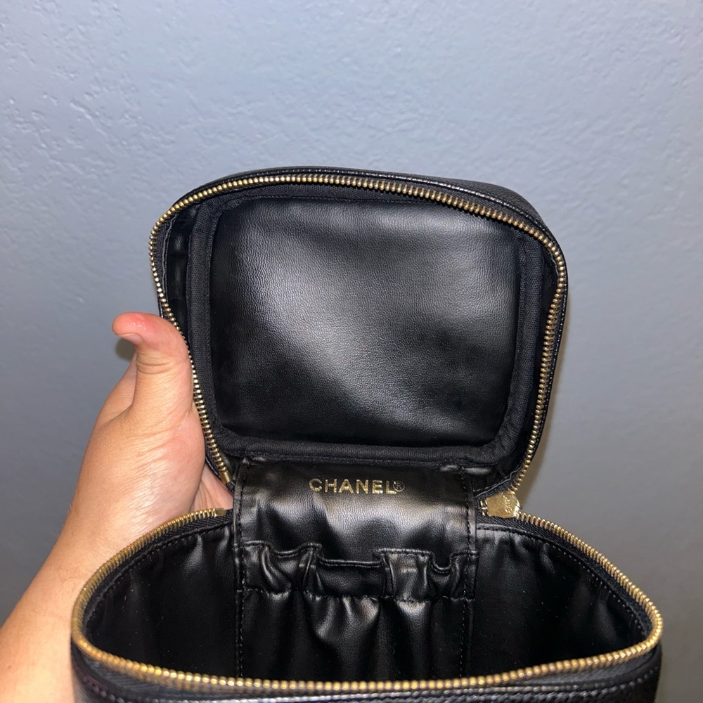 Chanel Caviar Leather Handbag - Picture 4 of 12